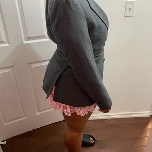 Grey pinstripe blazer with a touch of elegance #preppy #officewear #pinstripe
